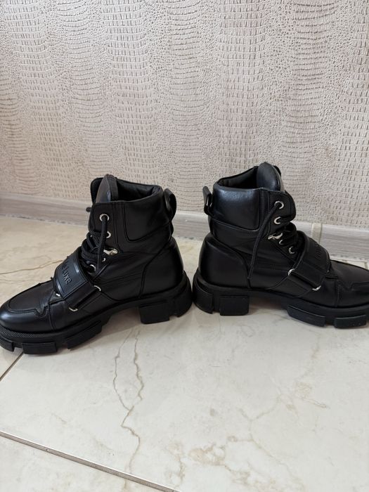 Продам кожаные зимние ботинки