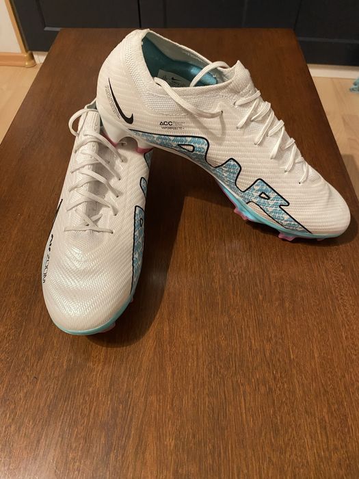 Korki pilkarskie nike 43