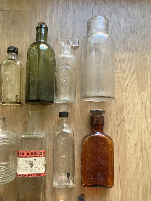 Frascos de farmacia antigos