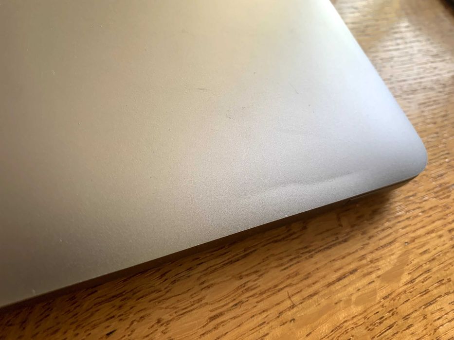 Apple macbook pro  2017 13,3  i5 2,3ghz ram8gb ssd256gb