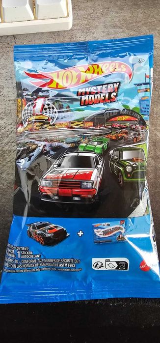 Hotwheels Mystery Model 1 2025 (Porsche 911 Carrera RS 2.7)