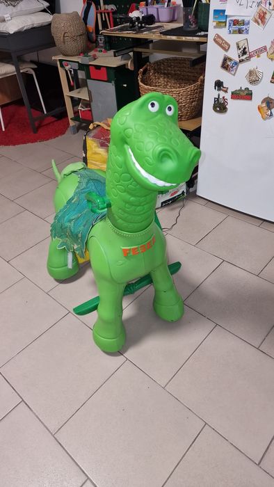 Brinquedo eletrico My Friendly Dino