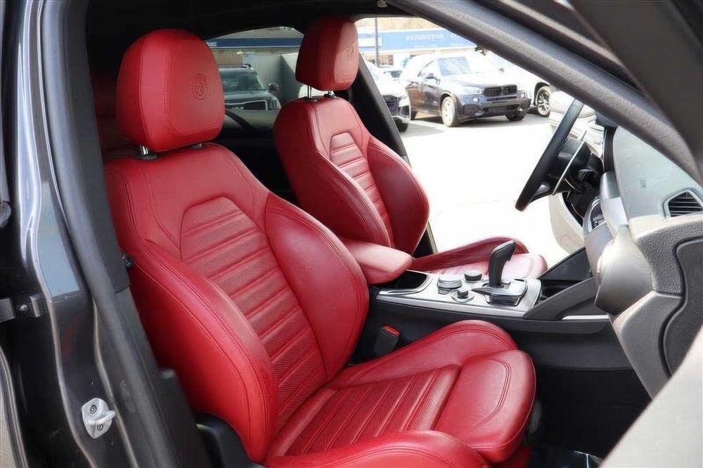 Alfa Romeo Stelvio Veloce      2023