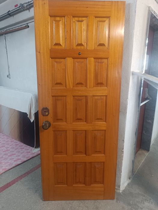Fechadura porta CISA com 4 chaves, 3 extensíveis e 1 normal