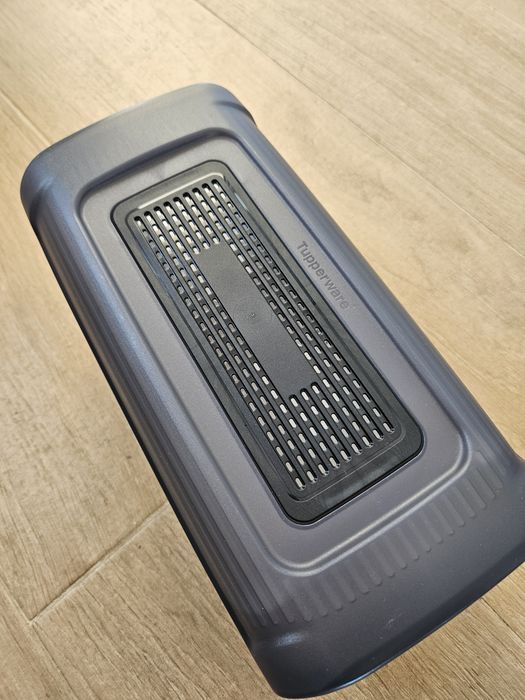 Caixa Tupperware para guardar pão forma