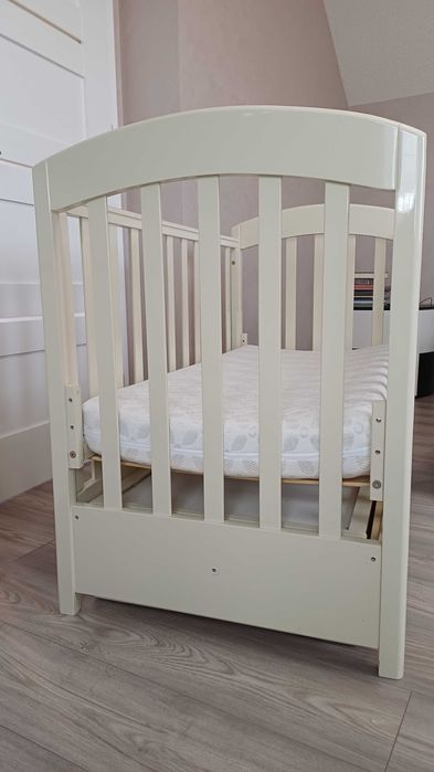 Дитяче ліжко колиска