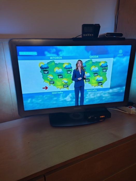 TV Philips - 32cale z unikalną funkcją Ambilight   Spectra, dołączam dekoder (DVB-T2/HEVC)