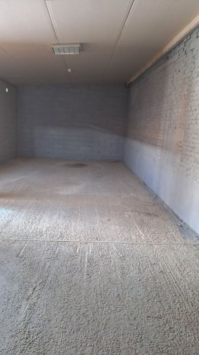 Здам в оренду Майданчик-Площадка, Приміщення з Рампою,Бокс, Кіоски