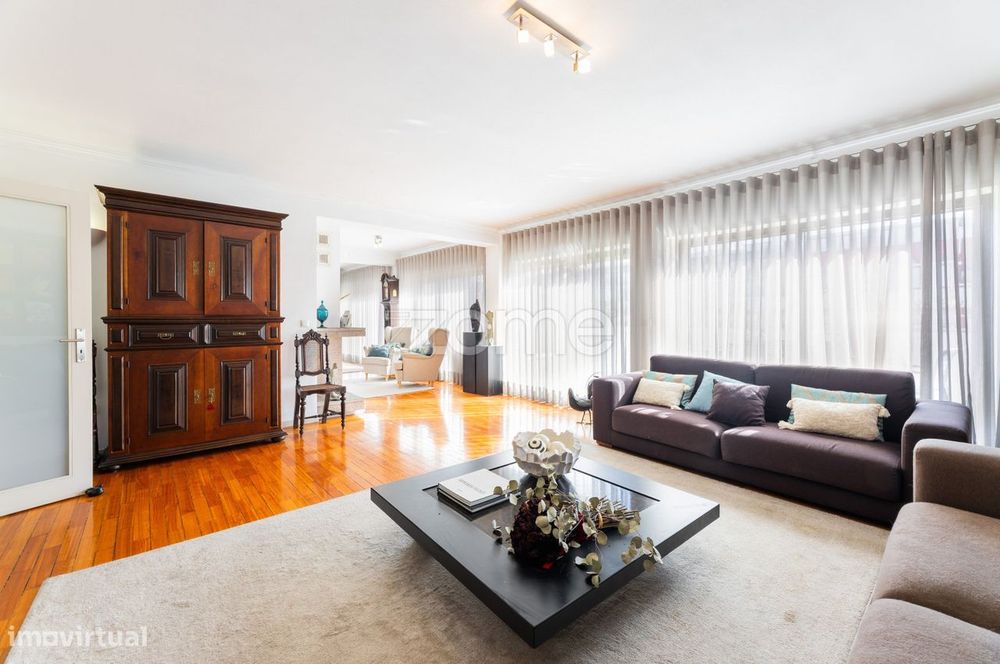 Apartamento T4 com 189m2 em Maximinos - Braga