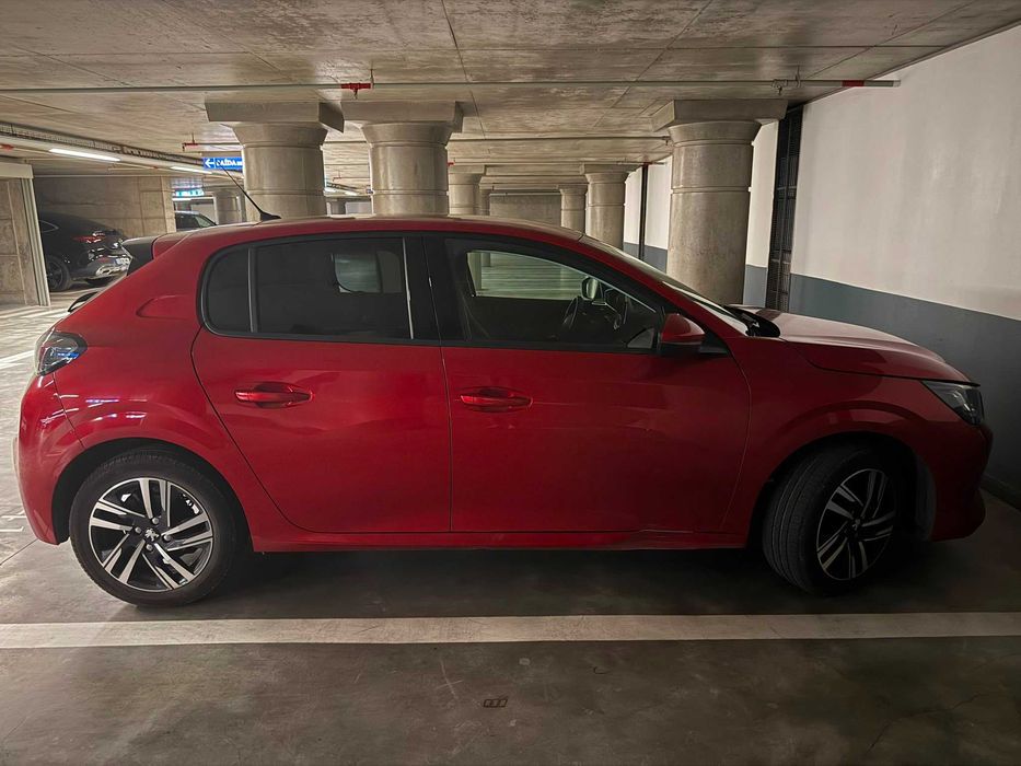 Carro Peugeot 208