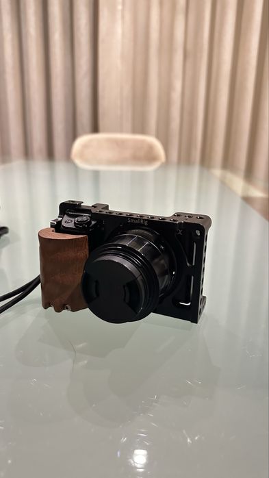 Kit Sony a6300 + Lente Sigma 19mm f/2.8 DN Art + Acessorios (Excelente Estado)