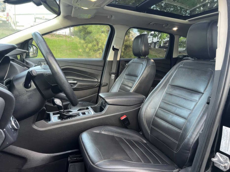 Ford Escape Titanium      2018