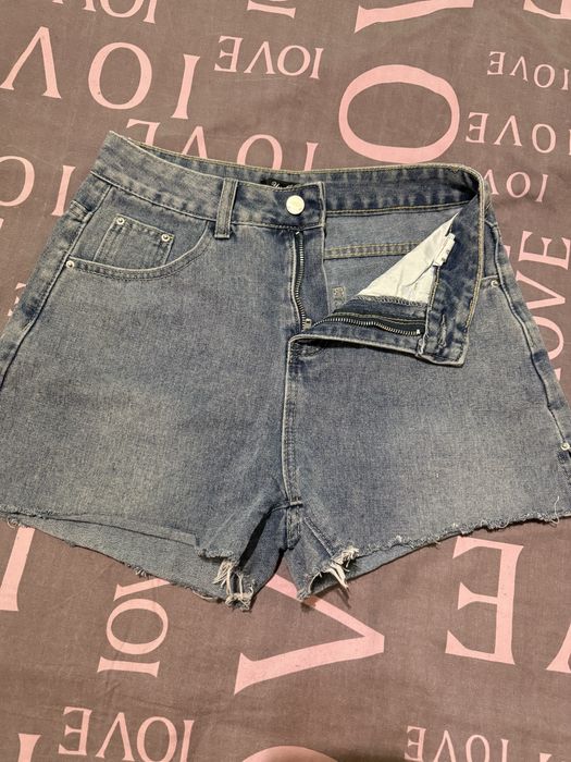 Джинсові шорти, спідниці