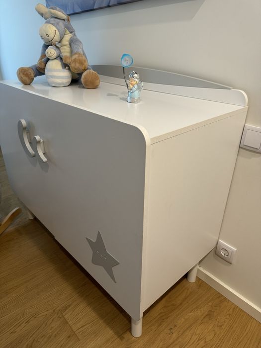 Cama e armario de bebe