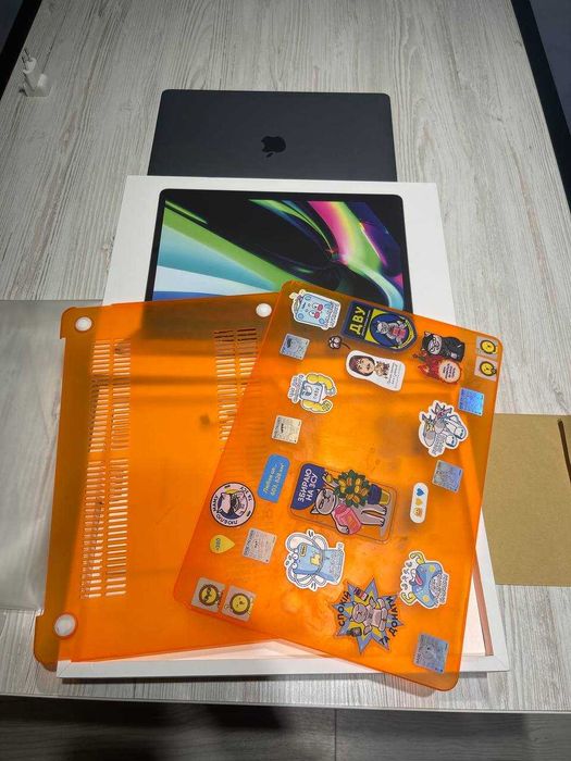 MacBook Pro M1 13 inch 256 гб сірий 2020