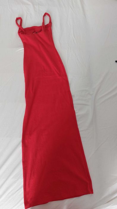 Czerwona sukienka maxi Bershka