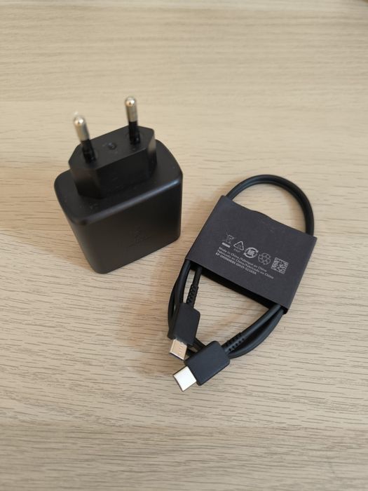 NOWA Szybka ładowarka 45W do telefonu + kabel USB-C
