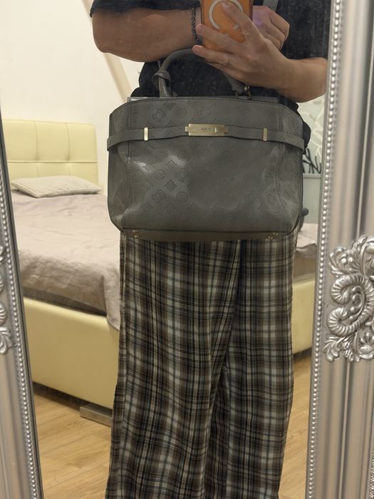 Продам сумку guess