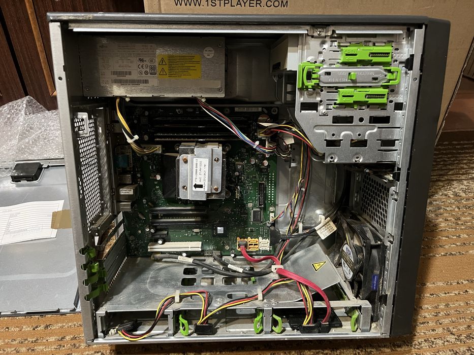 Комплект: ігровий системний блок Esprimo P910 + монітор LG 19