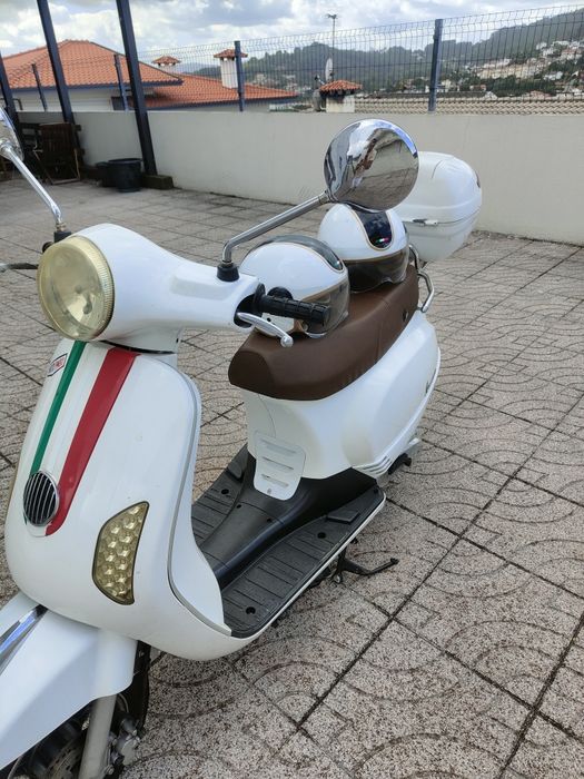 Scooter 125cc "réplica de vespa"