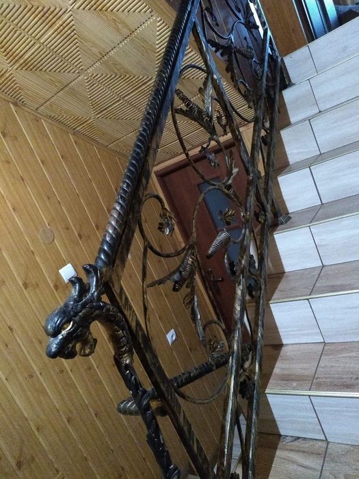 Stylowe bramy ogrodzenia balustrady