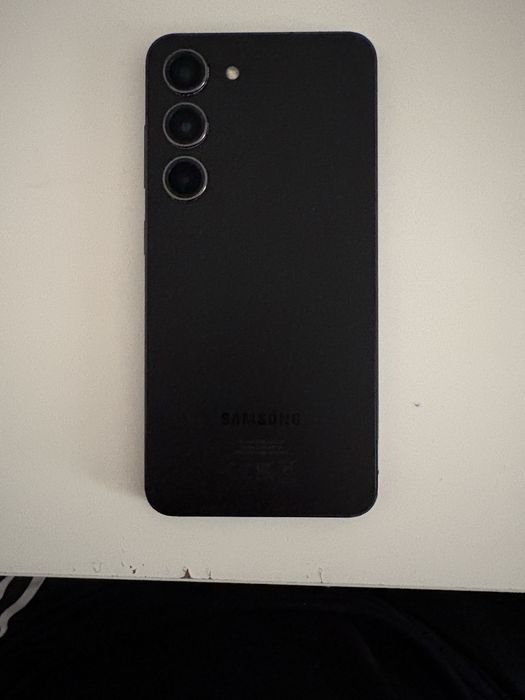 Samsung Galaxy S23 128GB Czarny – uszkodzony ekran, sprawny