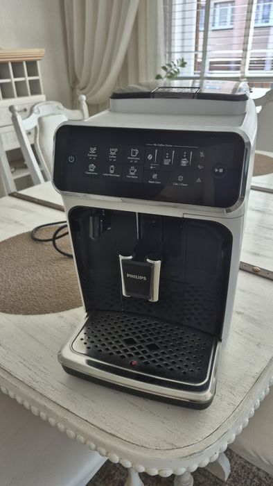 PHILIPS  LatteGo 3200 EP3243