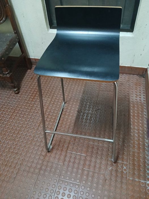 4 cadeiras para mesa ou balcao