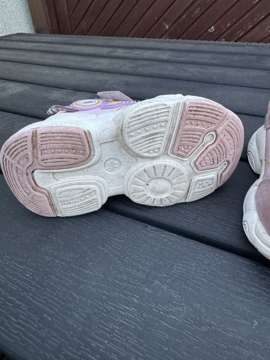 Buty sneakersy dziewczęce. R. 20