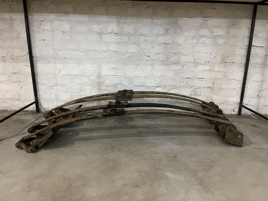 Крайслер воджер 95-01 Ресори короткі