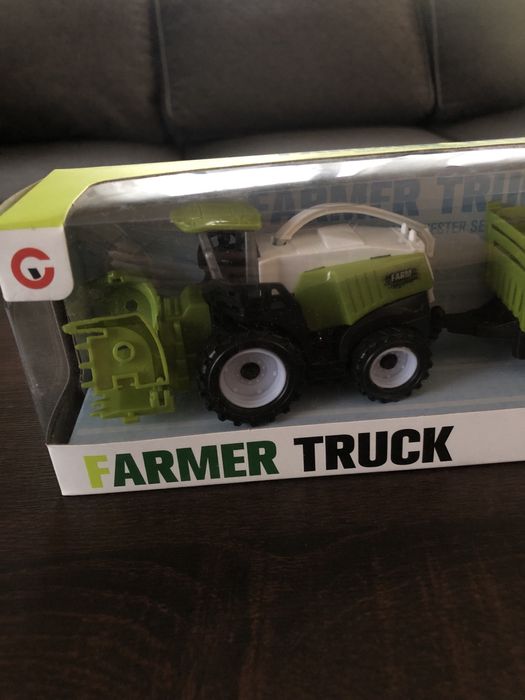 Traktor farmerski z przyczepą 48tknz