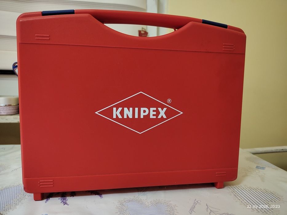 Zestaw do zarabiania kabli HDMI plus walizką KNIPEX