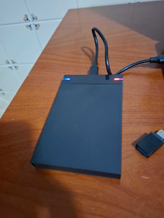 Disco Externo 500GB (Saude 100%) + Cabo e Adaptador USB-C