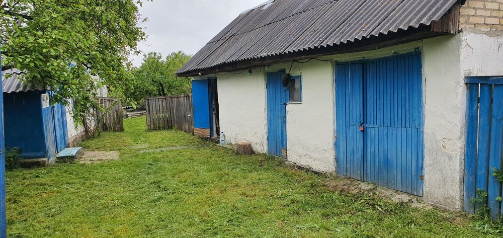 Бабинці-продам ділянку  15 сот з будівлями!