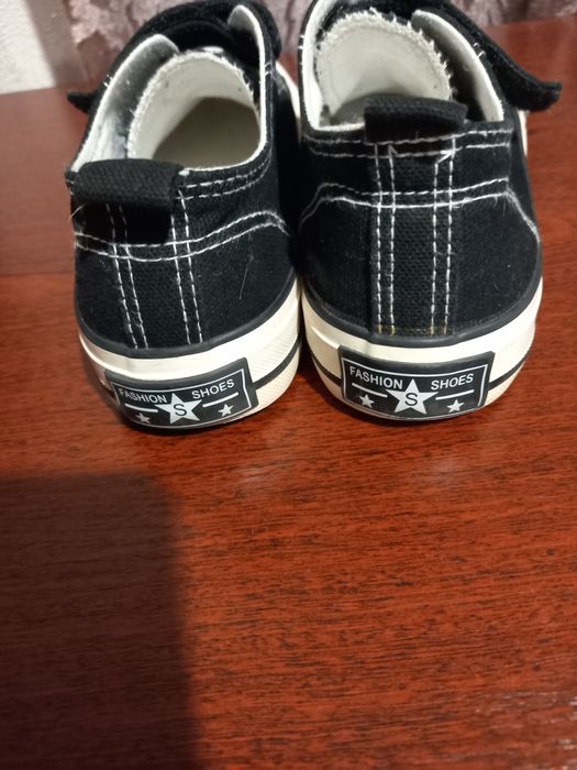 Кеди чорно-білі 33р
