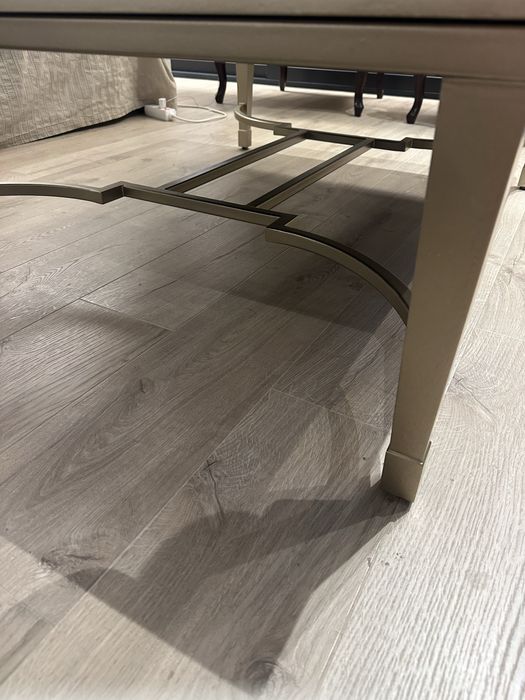 Mesa de centro em vidro quadrado