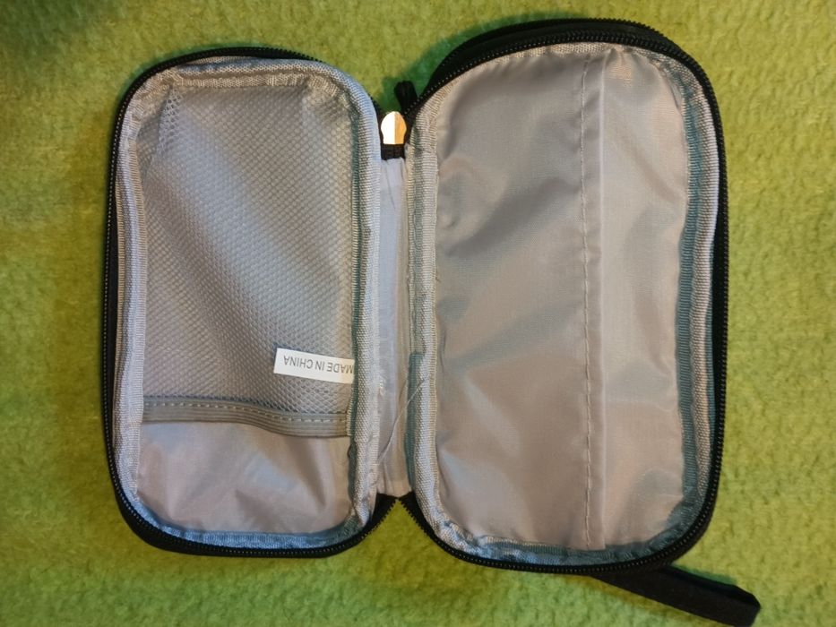 Продам сумку-органайзер для кабелей и зарядок