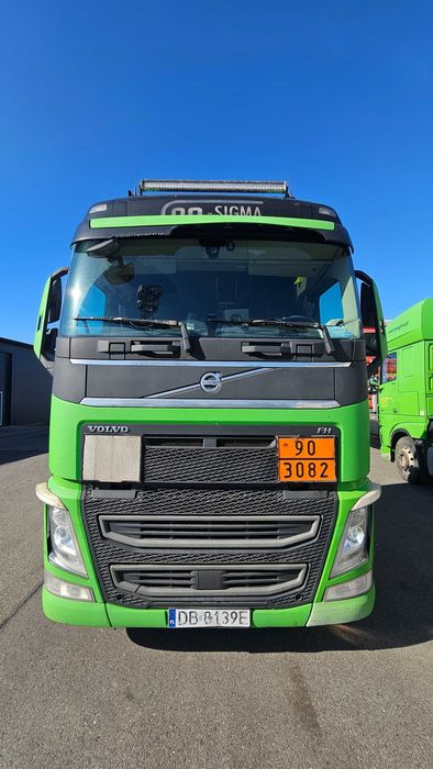 Volvo FH15 2013r ADR wysoka kabina i bogate wyposażenie TV, szyberdach