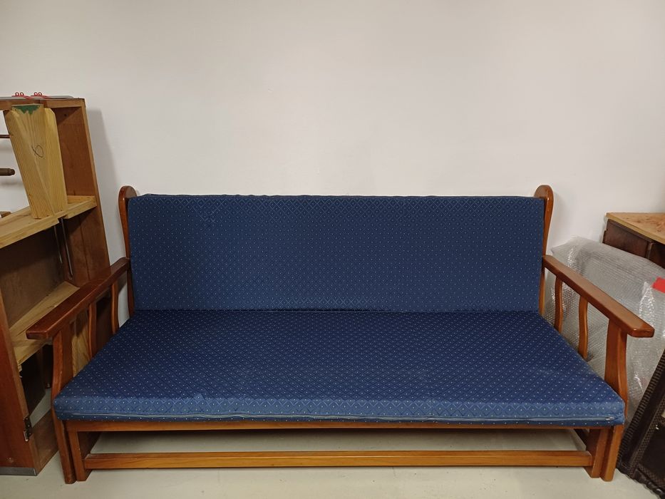 Sofá cama azul escuro - PREÇO NEGOCIÁVEL
