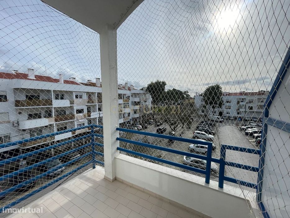 Apartamento em Marisol, para arrendamento, com áreas generosas e excel