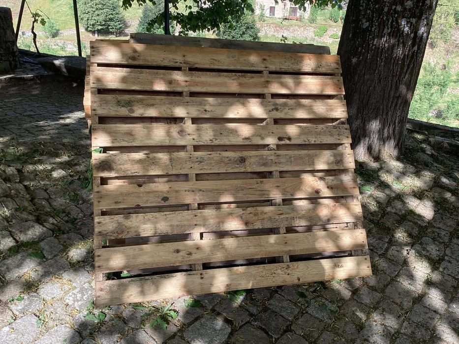 Paletes de madeira usadas