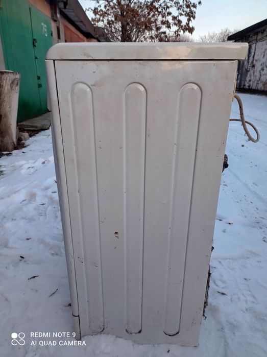 Продам рабочую стиральную машинку