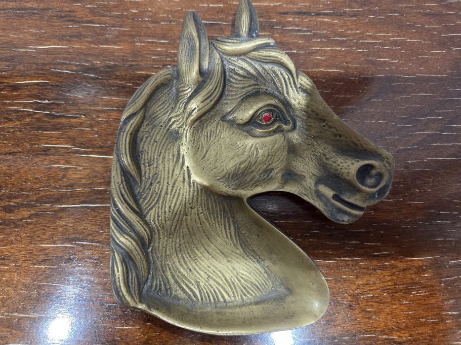 Cinzeiro bronze cabeça cavalo
