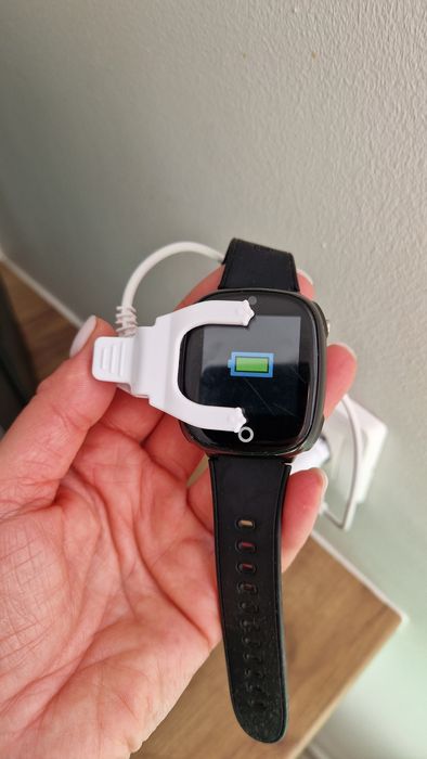 Smartwatch dla dziecka Artnico HW11, stan idealny