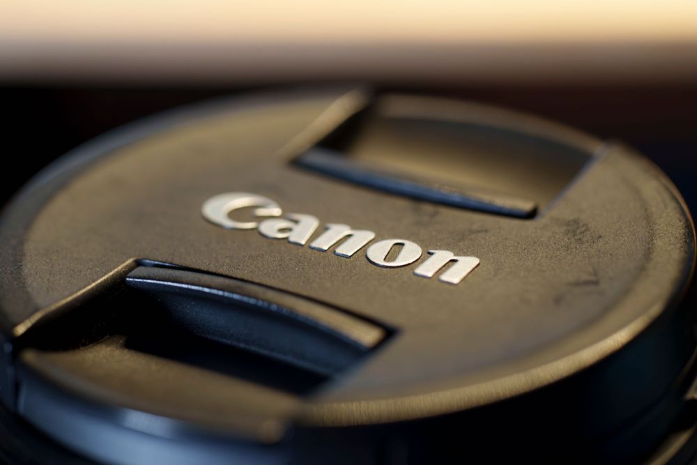 Canon 15-85mm f/3.5-5.6 IS USM – Excelente Estado