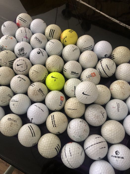 60 Bolas de golf, bolas de varias marcas. Algumas novas