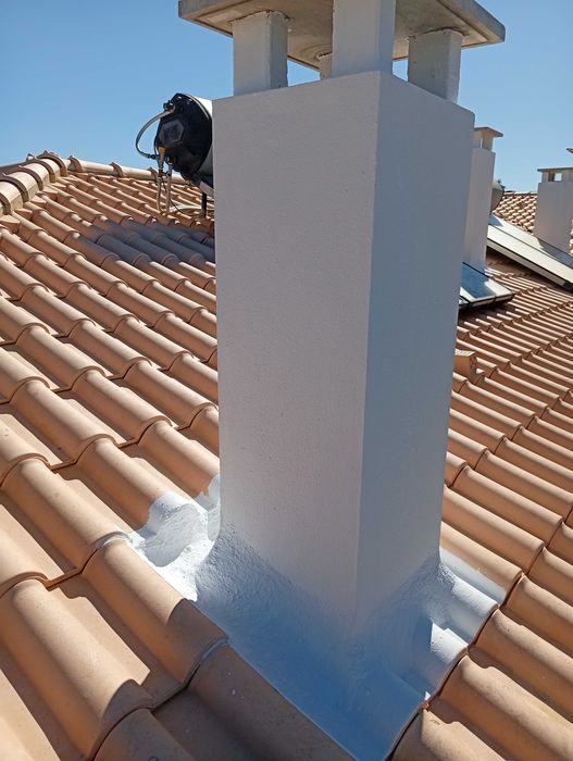 Faço pequenos trabalhos de construção pintura eletrecidade e canalização.