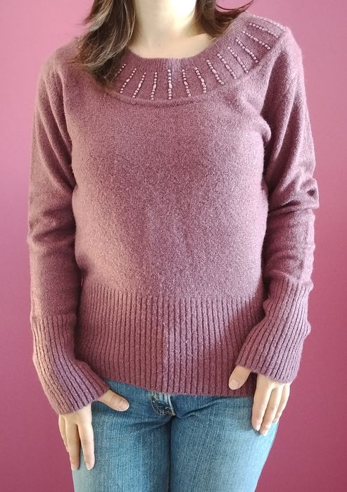 Sweterek z błyszczącą nicią