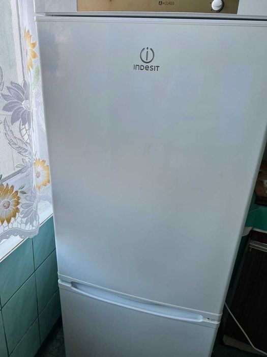 Холодильник INDESIT NBS15AA