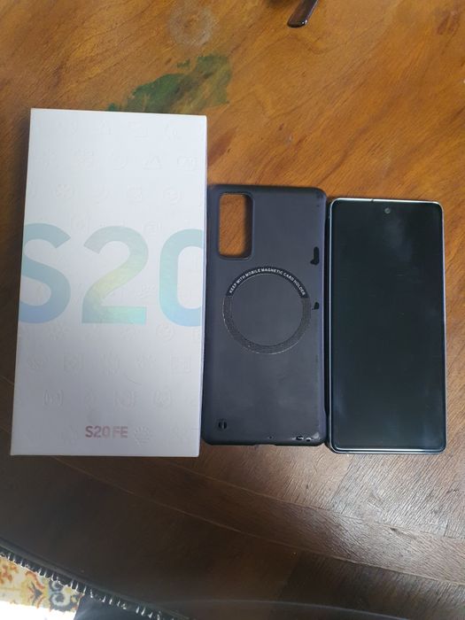 Продам Samsung galaxy S20FE  SM-G780F/DS